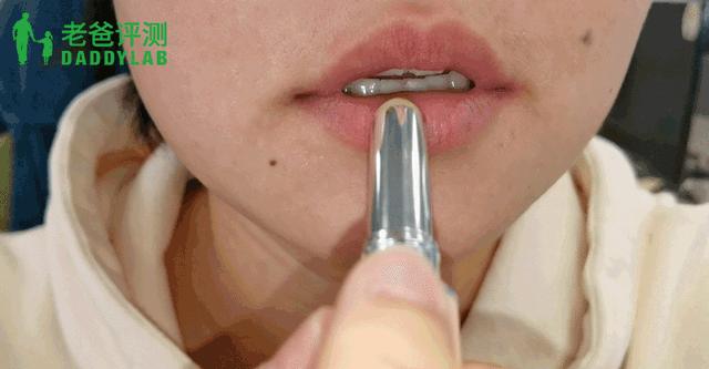 为什么天天涂唇膏嘴巴还是干,涂唇膏后嘴唇干怎么办