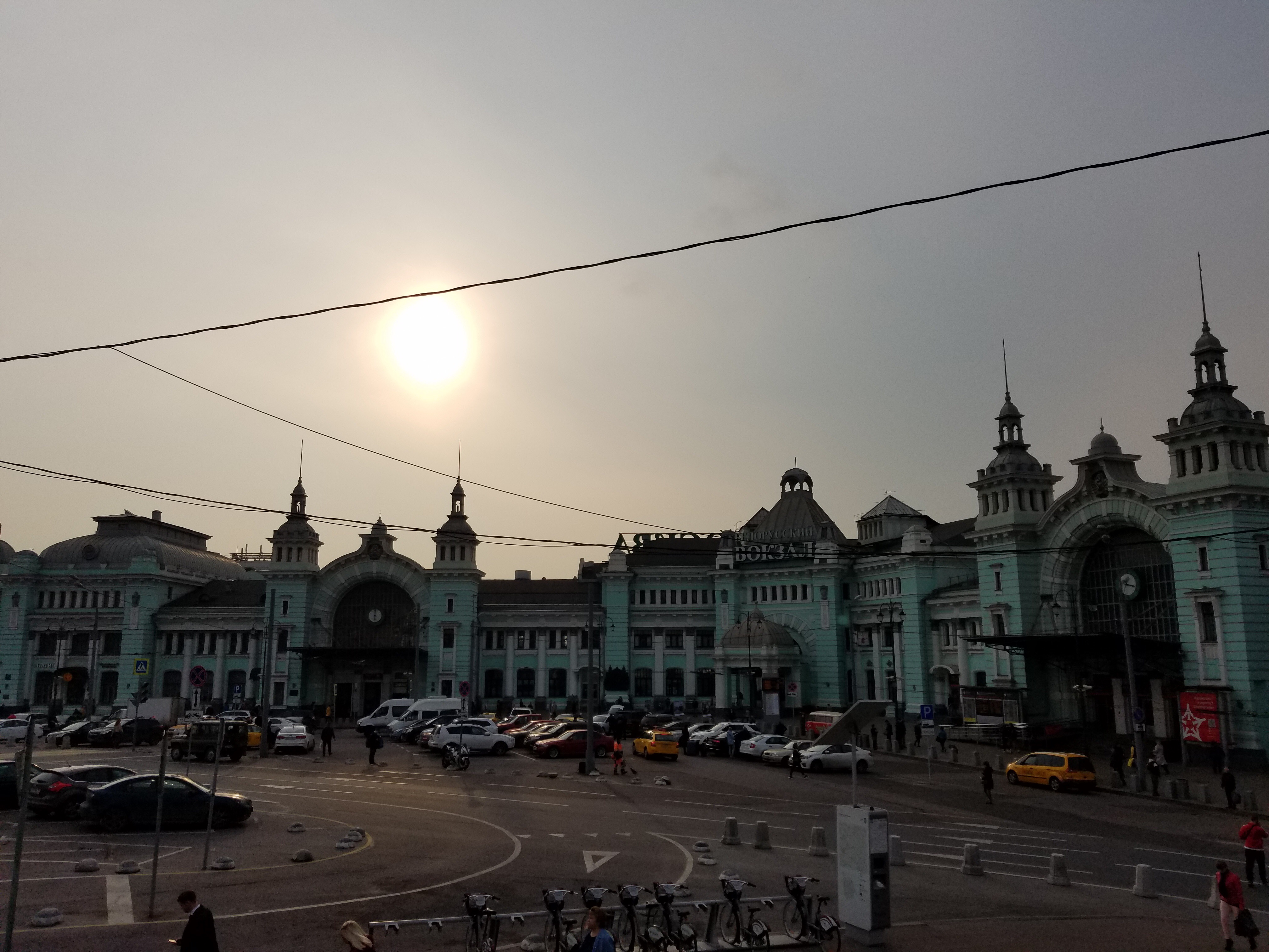 她在127小时的K3火车上拍婚纱照,看了三个国家的风景