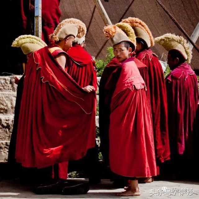 人死后出现神奇的现象,密宗的虹身成就虹化现象怎么解释