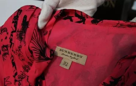 穿越了!LV、Dior奢侈品发票显示购于两月后?