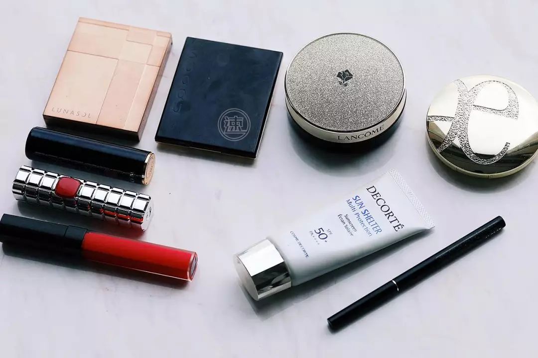 速报酱自己用过才推荐，短途旅行彩妆必需品开箱！