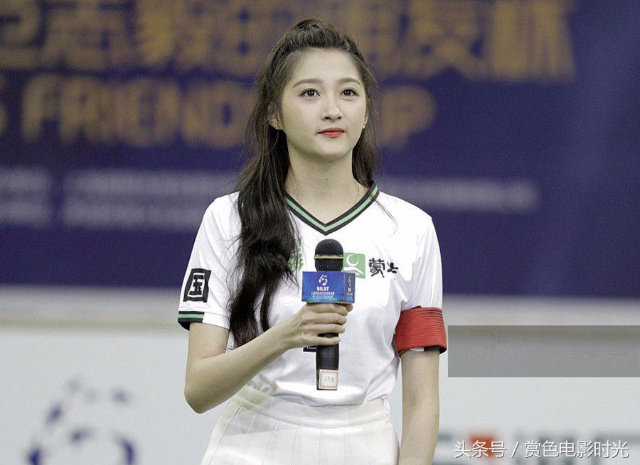 关晓彤近日黑色短裙造型,关晓彤白色短裙造型鹿晗