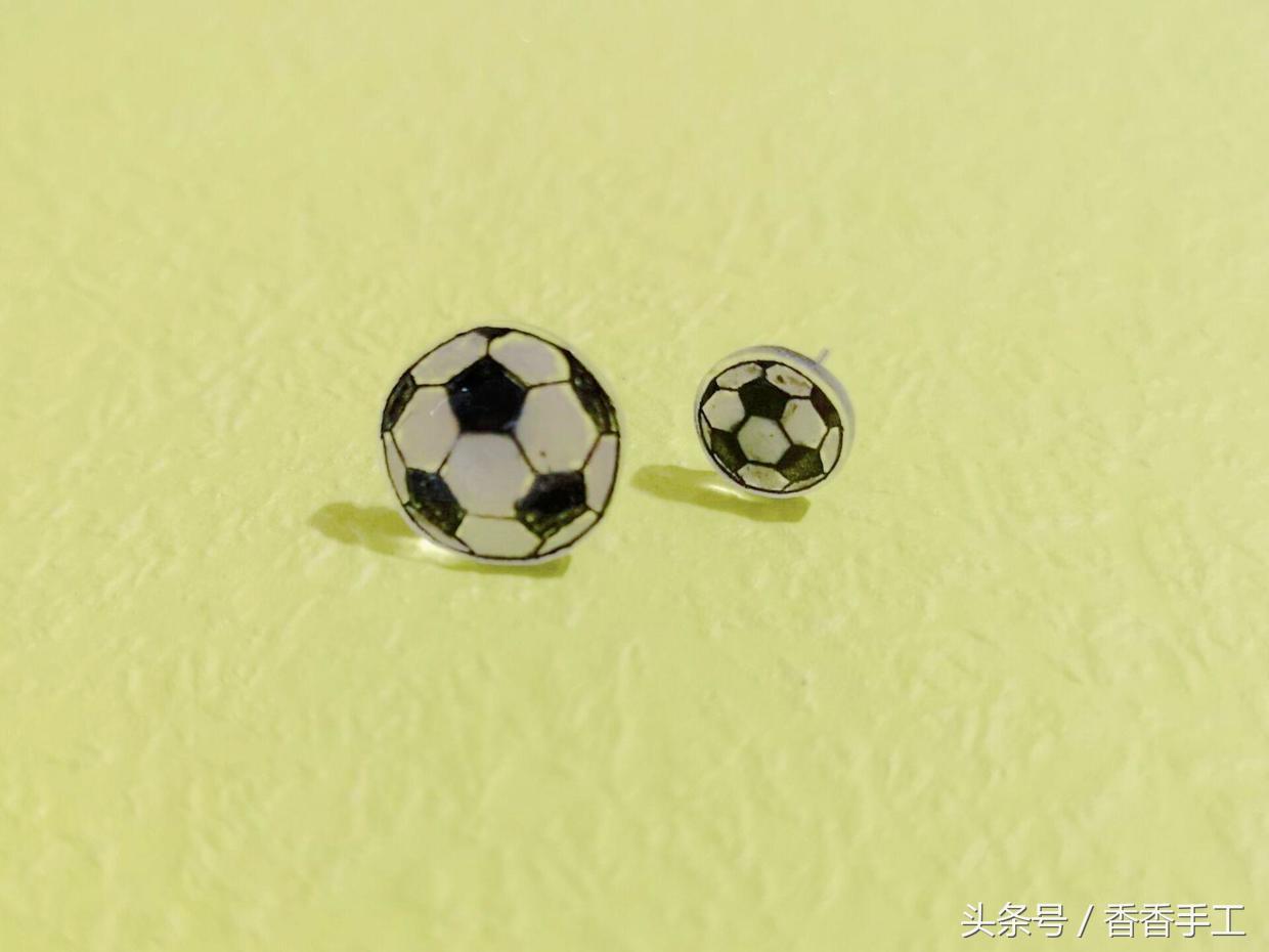 世界杯开始了准备什么,世界杯足球纪念物
