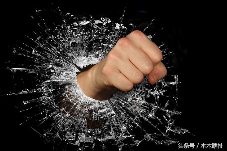 情绪控制不住的心理学,一个人控制不住的心理学