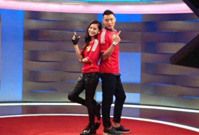 关晓彤足球高清写真,关晓彤足球装