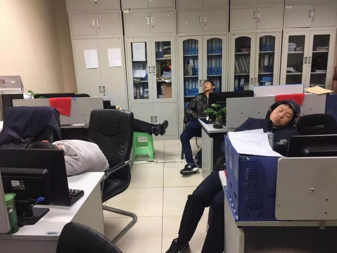 警察被指责酒后执法,民警执法被质疑喝酒视频