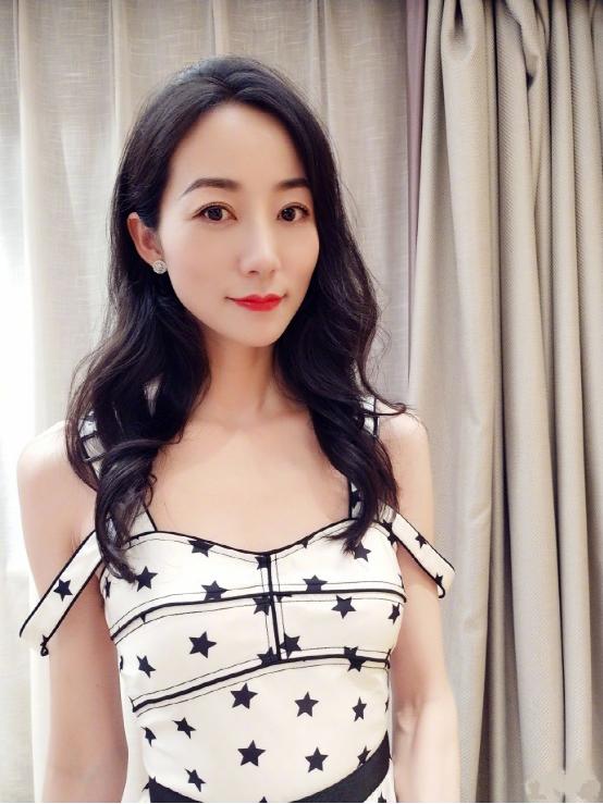 韩雪近期迷人美照,韩雪冬日晒自拍照