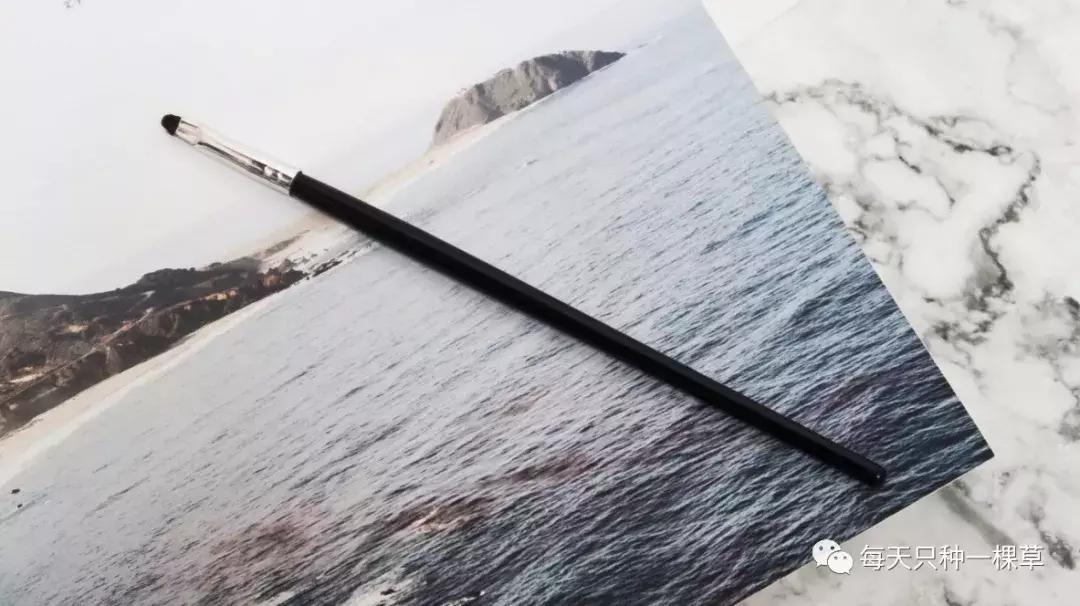 周冬雨最新眼妆教程,周冬雨同款单眼皮眼妆教程