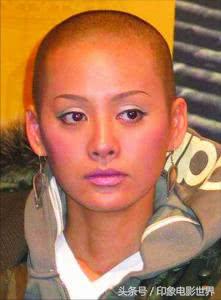 敢于挑战自己的女生,光头颜值挑战原来女生光头也很酷