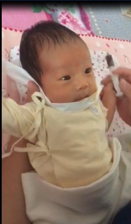 婴儿喂药苦怎么喂才不吐,婴儿喂药怎么避免吐