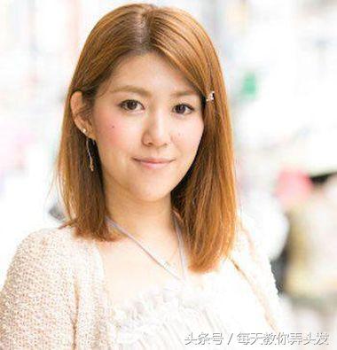圆脸短发型中年女2020流行发型,脸型瘦中年女士短发发型气质