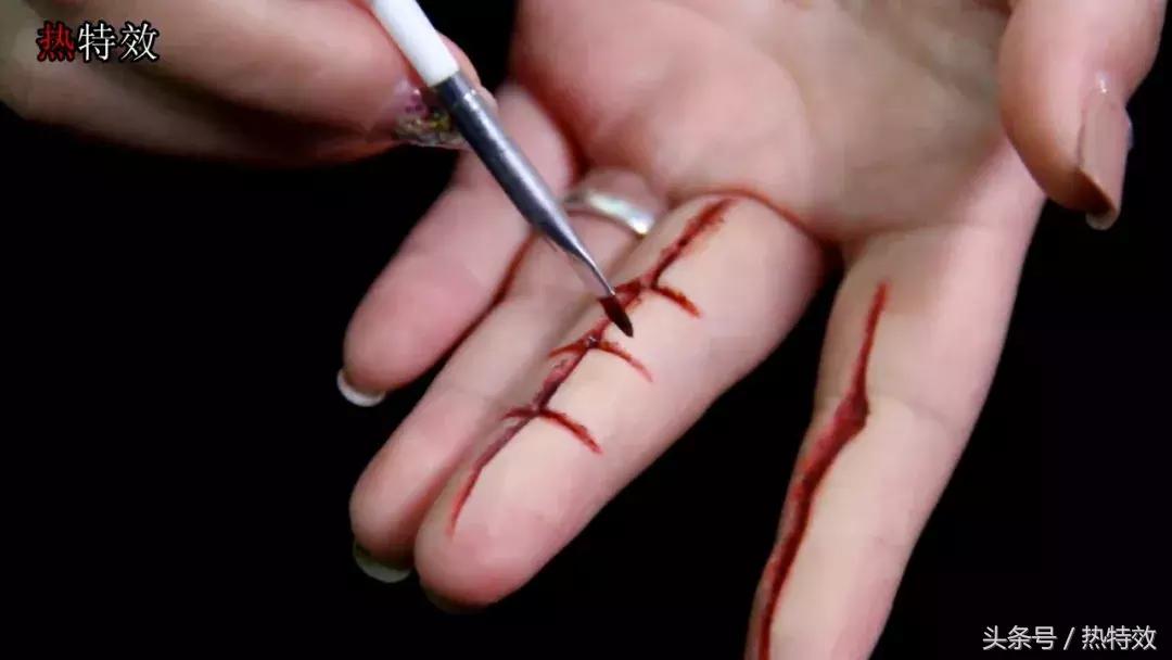 化这个妆自拍代价有点大,你想不想试试,手指肚划伤教程