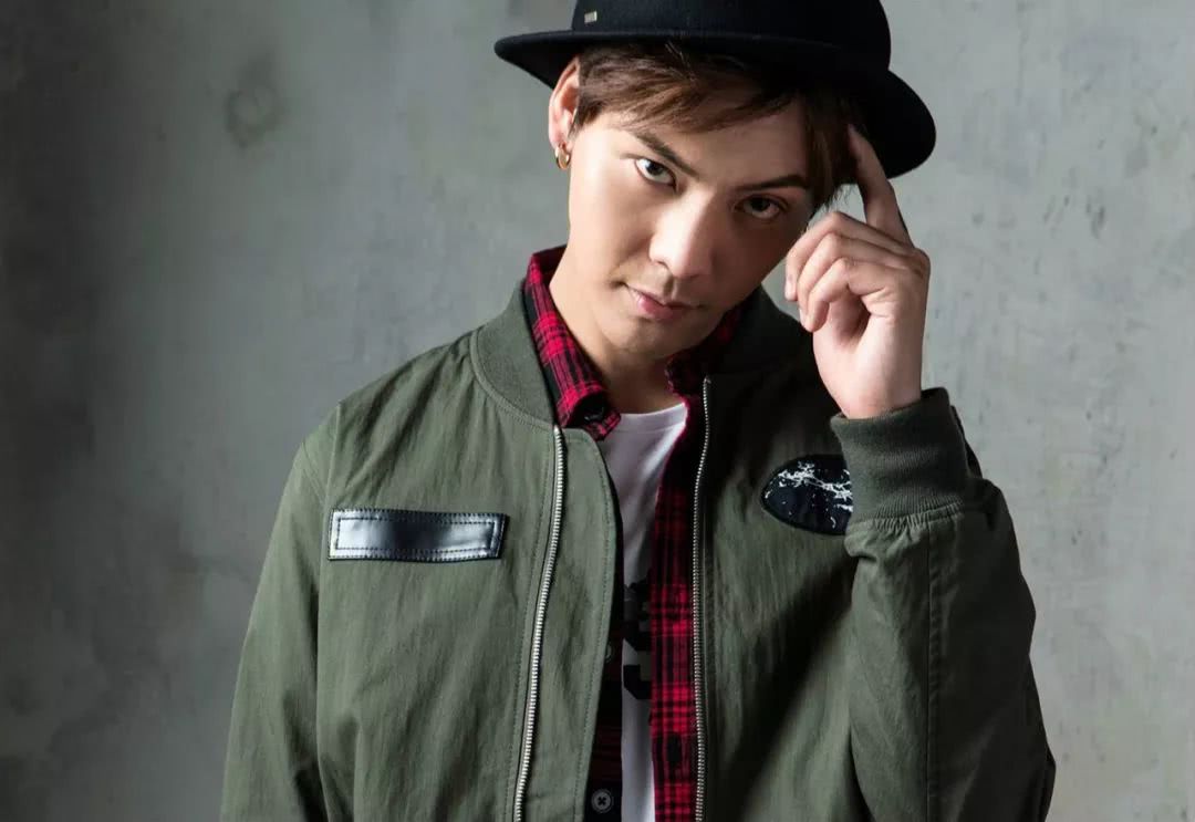 你穿成周冬雨，他穿成易烊千玺，需要多少钱？