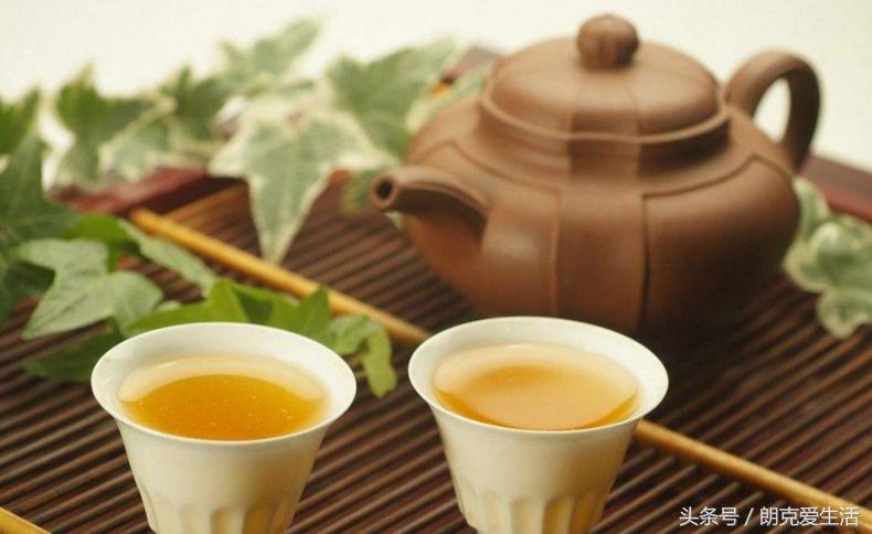 视频声音忽大忽小怎么用手机处理,手机看视频音量关到最小还是很大