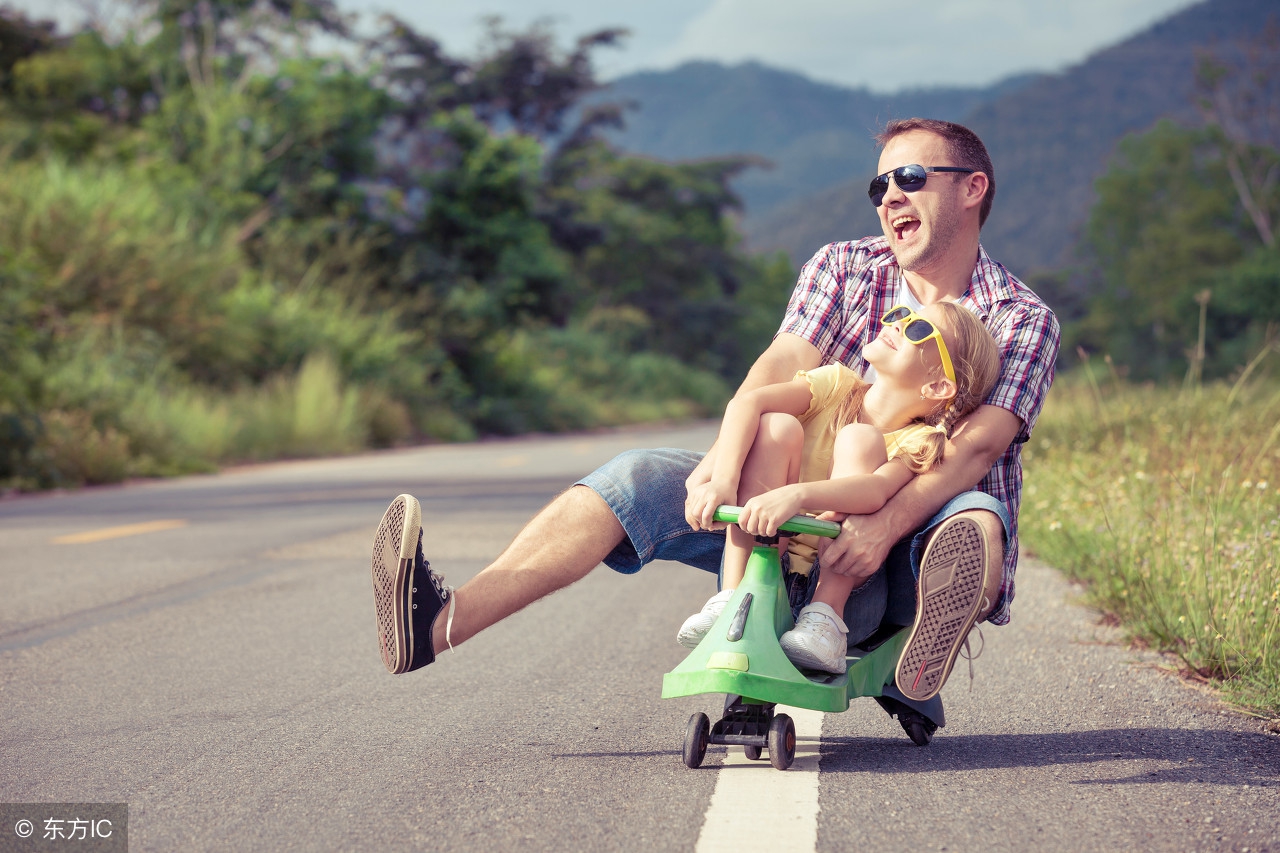 耶鲁大学：父亲带大的孩子智商更高更有自信，请爸爸做好这5件事