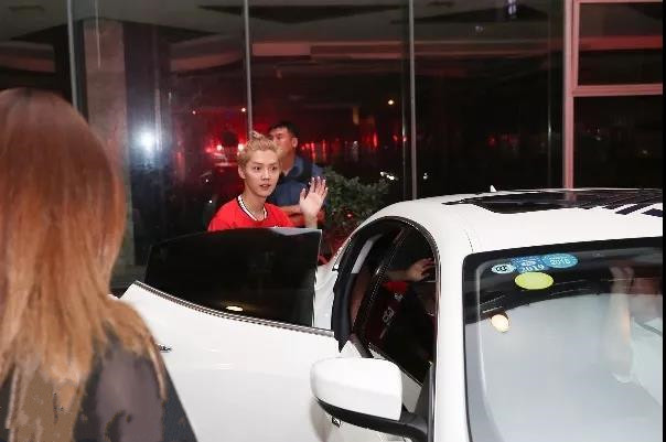 鹿晗世界杯首秀,鹿晗张杰联动