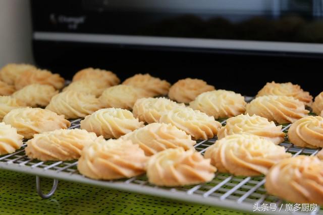 自己做的曲奇饼干成本虽高，但口感更好，详细步骤在这里，快来学