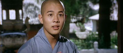 少林寺哪年拍的李连杰版,少林寺原版李连杰主演