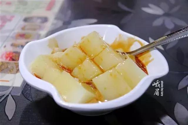 带着女生去峨眉山,带着女友穷游