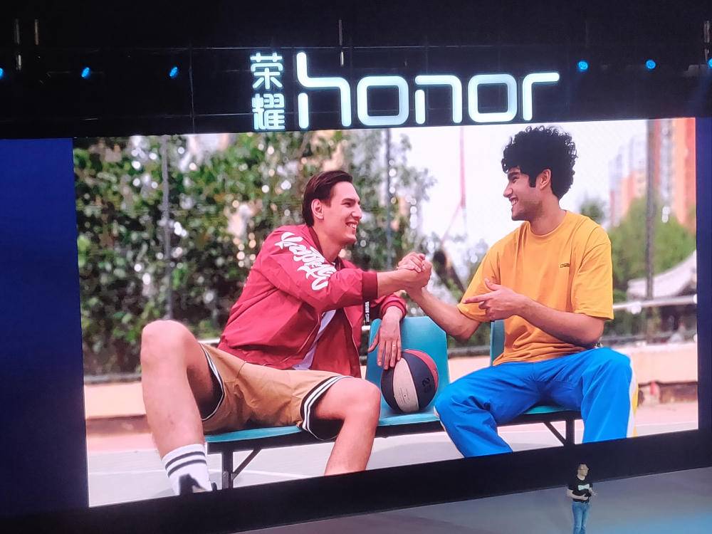 荣耀play6+128麒麟970游戏测试,荣耀play2023年发新机了吗