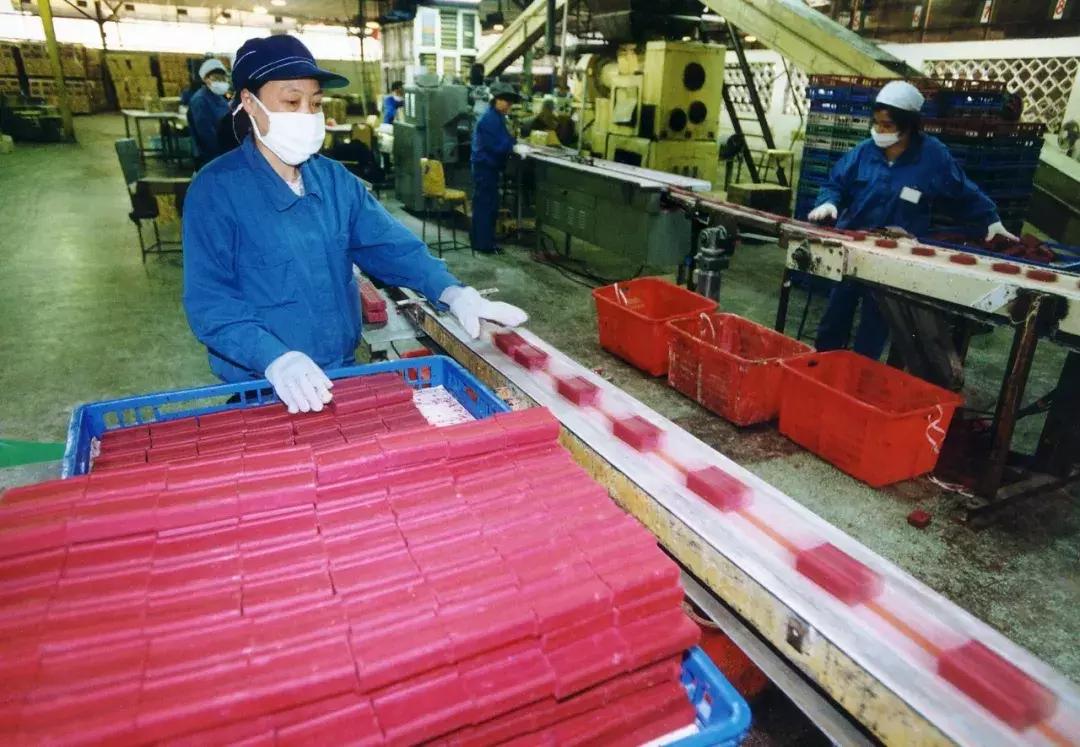 有块上海“臭皮皂”，竟然全国人民都用过丨市民历史