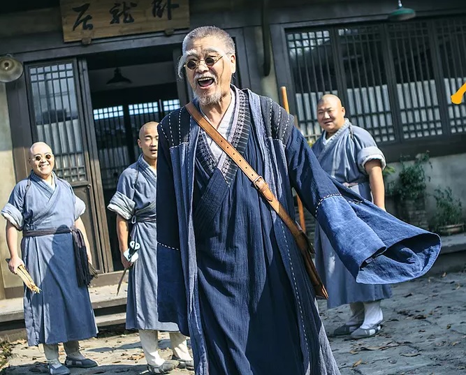 周星驰纪念吴孟达新片,周星驰吴孟达昔日的搭档