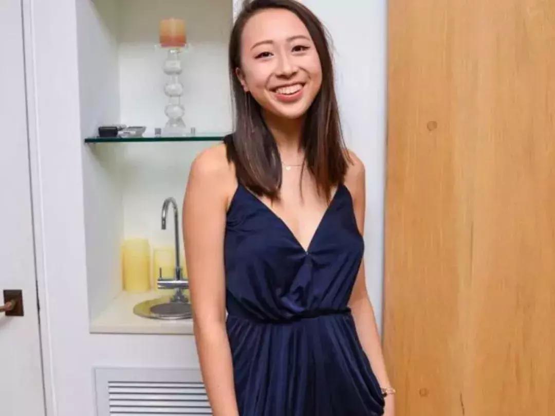 女生参加音乐节，突然感觉双腿间热热的，一回头顿时觉得恶心至极