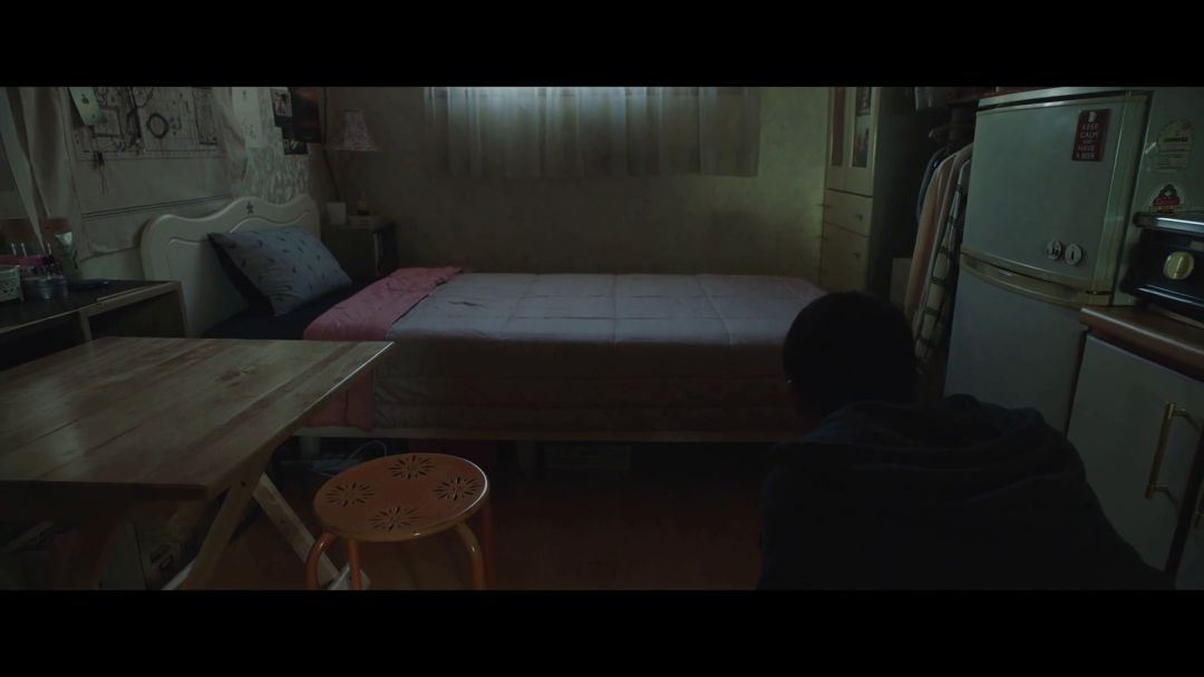 李沧东改编村上春树的《燃烧》，细思恐极的隐喻和谜团全为你破解