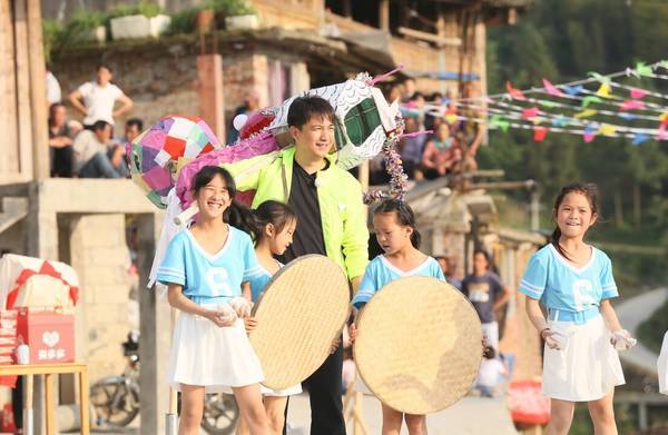 极限挑战演唱会搞笑,极限挑战夺龙珠