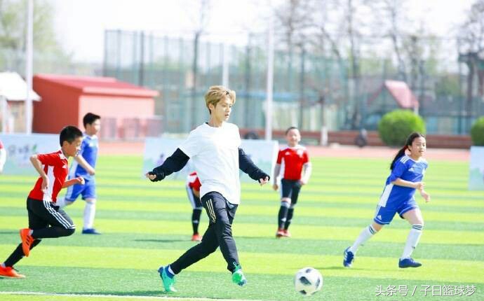 鹿晗的足球基本功,鹿晗谈最有足球天赋的球员