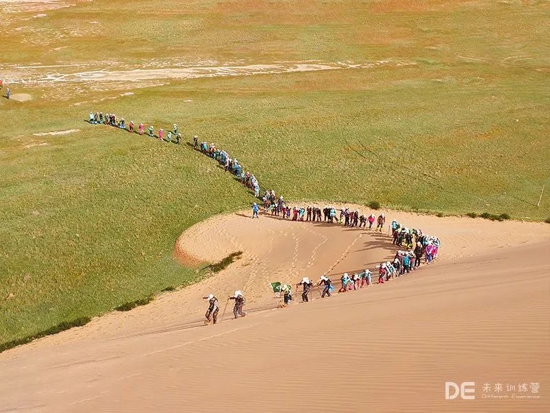 108名5年级孩子沙漠特训与一所体制内学校的破壳——红英小学