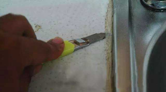 入住半年卫生间发霉怎么回事,入住时间长了卫生间漏水