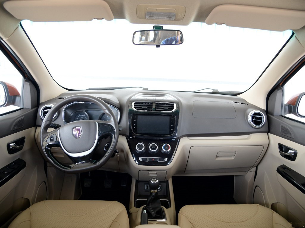 轿车的舒适性是suv给予不了的,金杯750汽车最大缺点