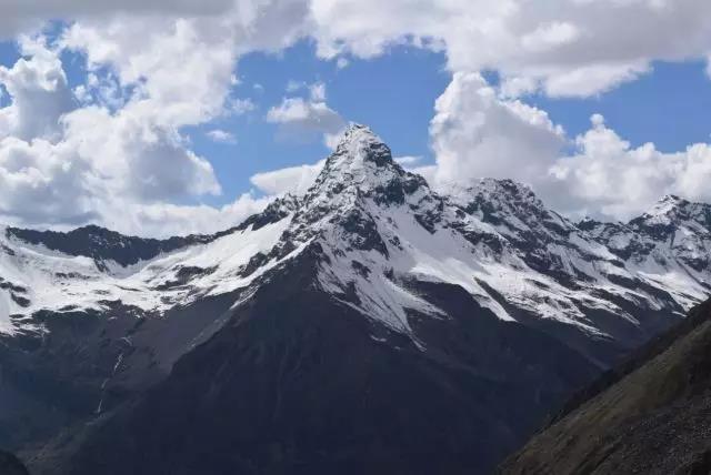 结斯沟日果冷觉山域未登峰考察报告