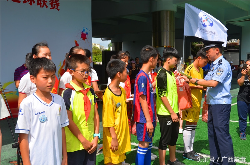 桂林：玩转足球七星区大手拉小手参与禁毒