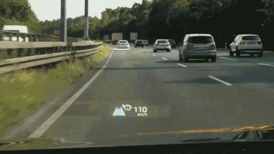 导航地图投影到汽车挡风玻璃,怎么把手机地图投影到车载导航上