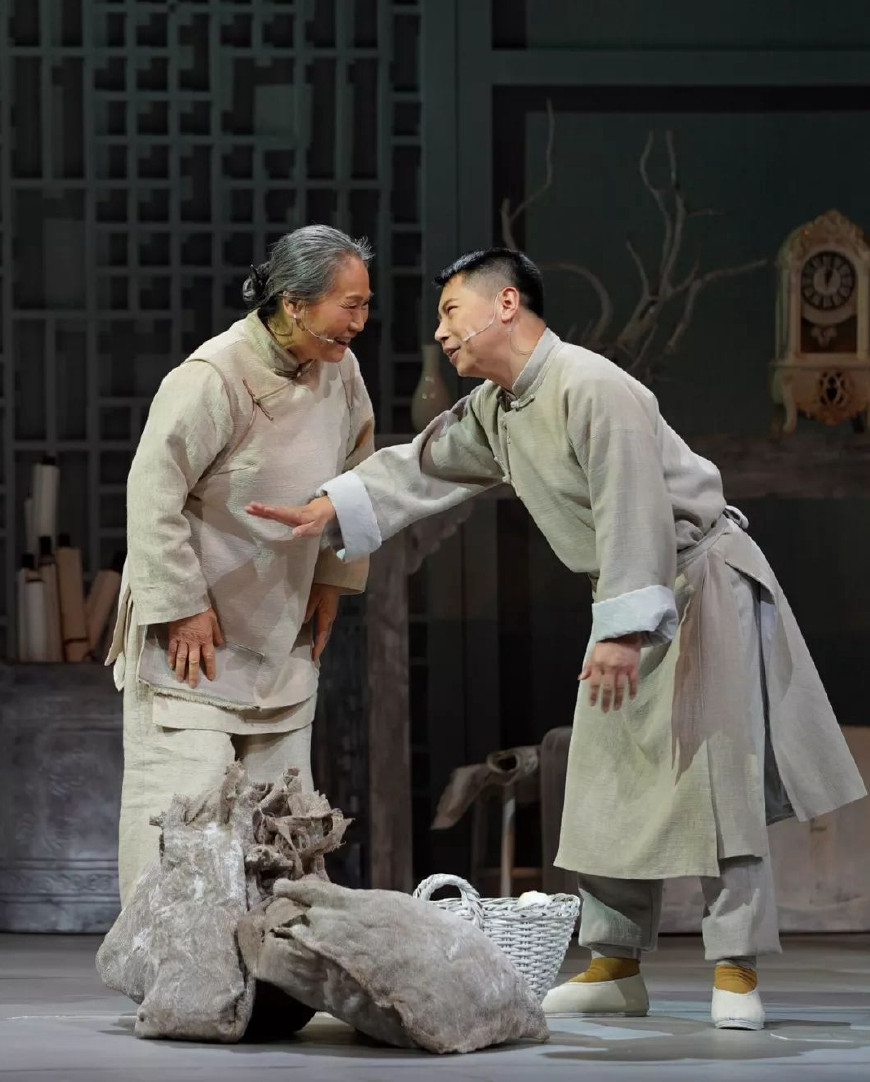 周涛台前幕后秒变脸,周涛跨界话剧演员