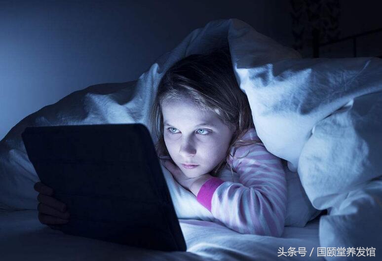 国颐堂：头发分叉怎么办，7招帮你重塑柔顺