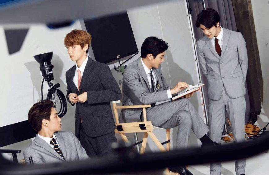 吴世勋朴灿烈边伯贤照片,吴世勋鞠躬撒娇