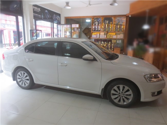 大众朗逸音响怎么只有一边有声音,大众朗逸音响突然不响了怎么回事