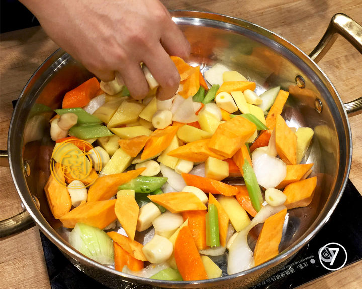 三汁焖锅黄记煌做法在家做,自制黄记煌三汁焖锅酱汁