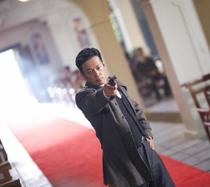 张鲁一被骂上热搜回应,电视剧中佟丽娅被骂