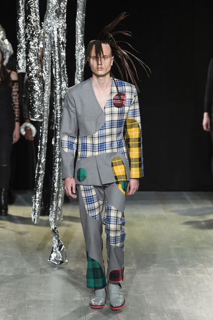 让男模怀孕!成人纸尿裤成时尚……伦敦男装周真是又污又嗨