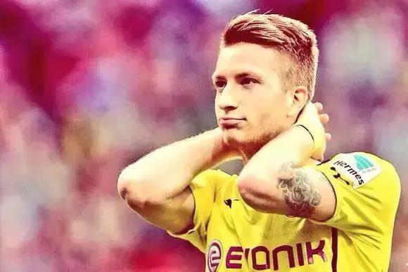 从姐弟恋到保姆上位世界杯球星背后的女人都不简单