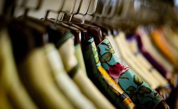 送苏州女人一件苏式旗袍就行了,如果不行就两件……