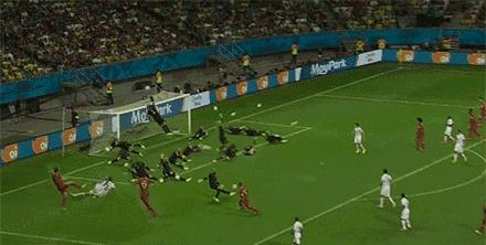 男同胞请注意，AI机器人正在陪你女票看世界杯！