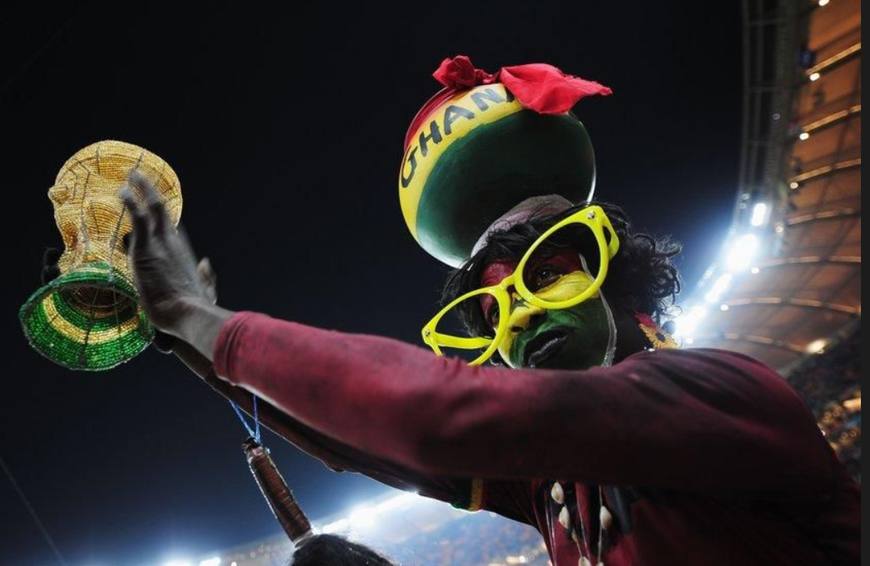 世界杯经典回忆：非洲最接近4强的时刻，苏神上演“魔鬼之手”