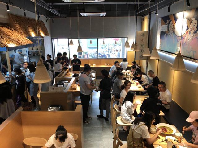 想创业是自己开店还是加盟好,想创业开店选择加盟项目很重要