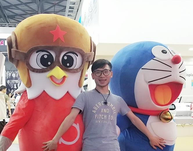 走到哪里都有电都有网的充电宝,solarcharger太阳能充电宝