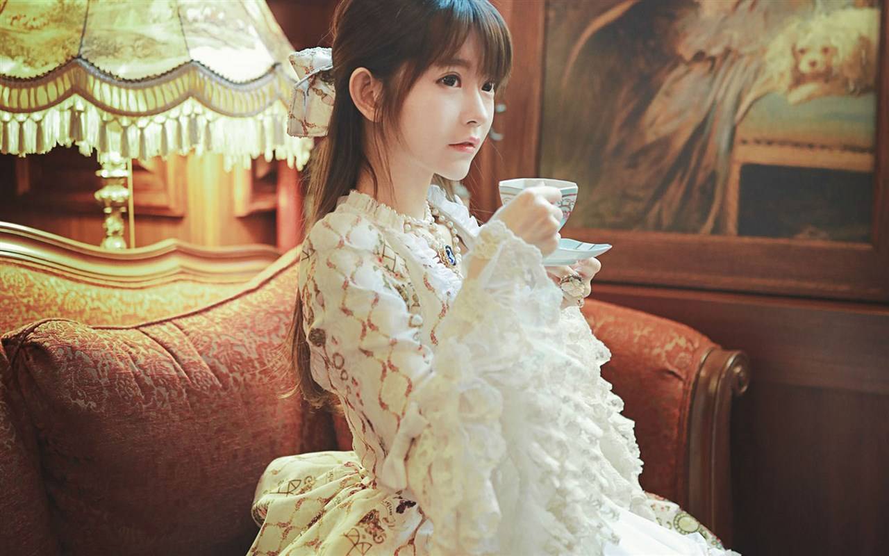 女人最好不要做自降身价的事,女人自降身价的3个表现